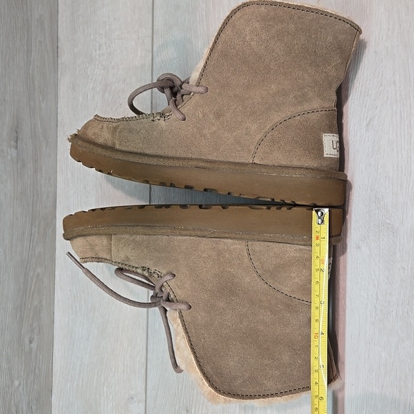 Ugg Australia Women Cozy Tan Suede Shearling Boots Sz 6 - Picture 9 of 13